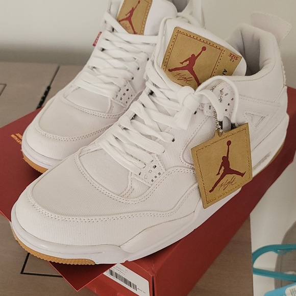 Air Jordan Nikes - Picture 15 of 16